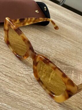 Illesteva Wilson Sunglasses – Amber/Brown Gradient